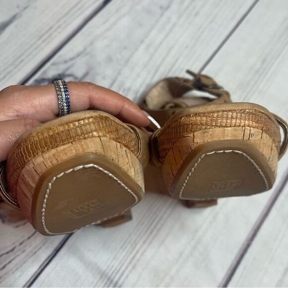 FRYE Bridget Ornament Tan Leather Wedge Heel Sandals Women's Size US 9.5 M 73441 - Picture 5 of 10